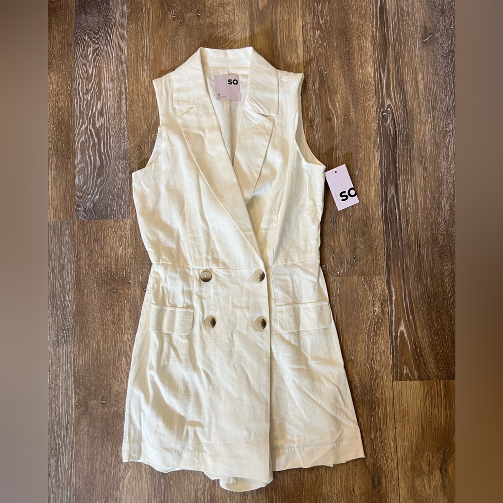 SO Cream Double-Breasted Sleeveless Dress